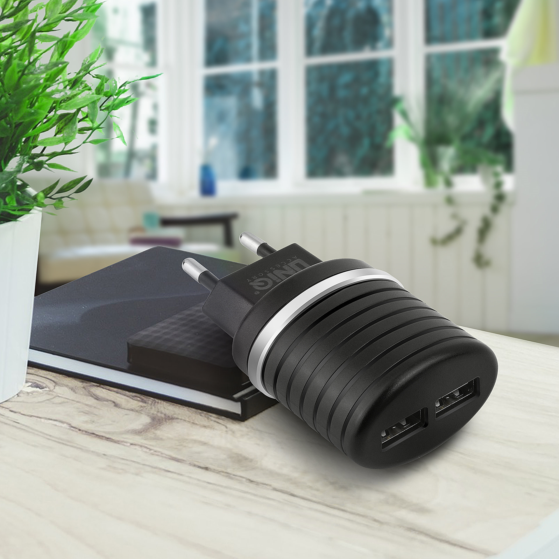 UNIQ 2.4A 2xUSB Hálózati Töltőfej + 1m Micro USB Töltőkábel - Fekete