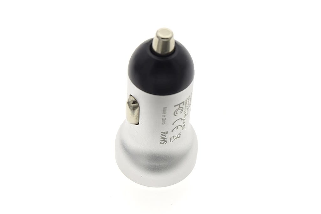 UNIQ 2.4A 2xUSB Autós Töltőfej + Lightning 1M Adatkábel - Ezüst